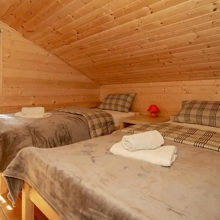 Wooden House Pia *