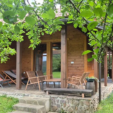 Alpehytte Wooden House Pia