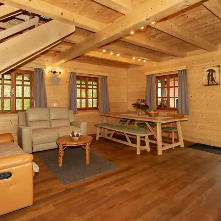 Wooden House Pia Alpstuga *