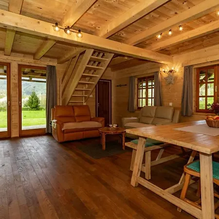Wooden House Pia *