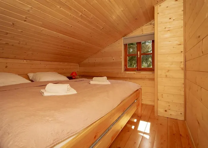 Wooden House Pia شاليه