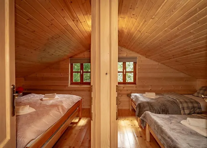 Wooden House Pia