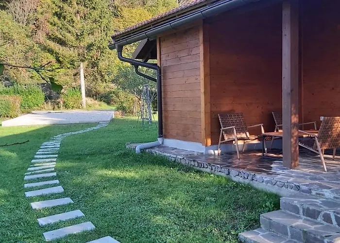 Wooden House Pia شاليه Brod na Kupi